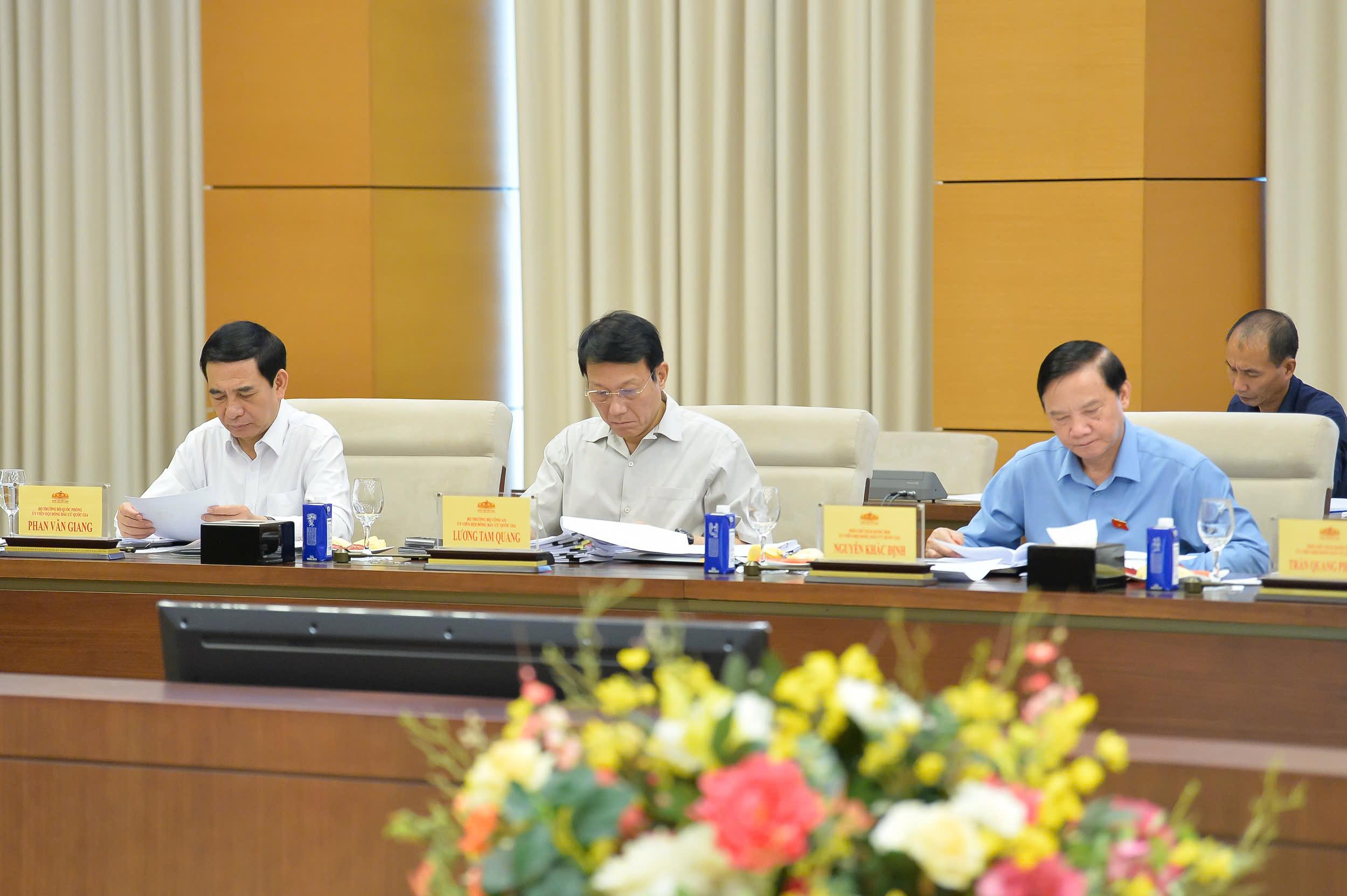 090720250922-cac-db-tham-du-2