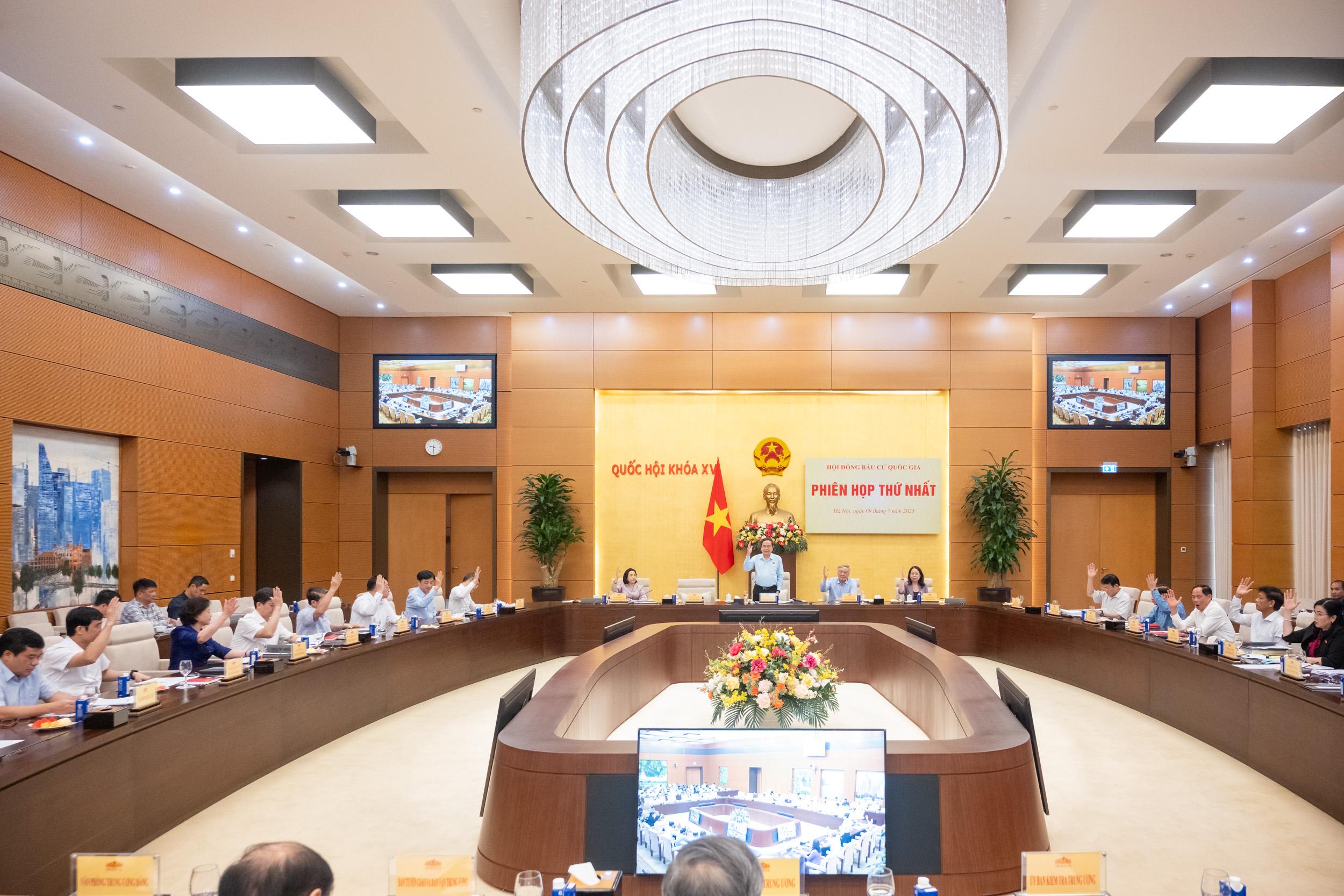 090720251024-hinh-bieu-quyet