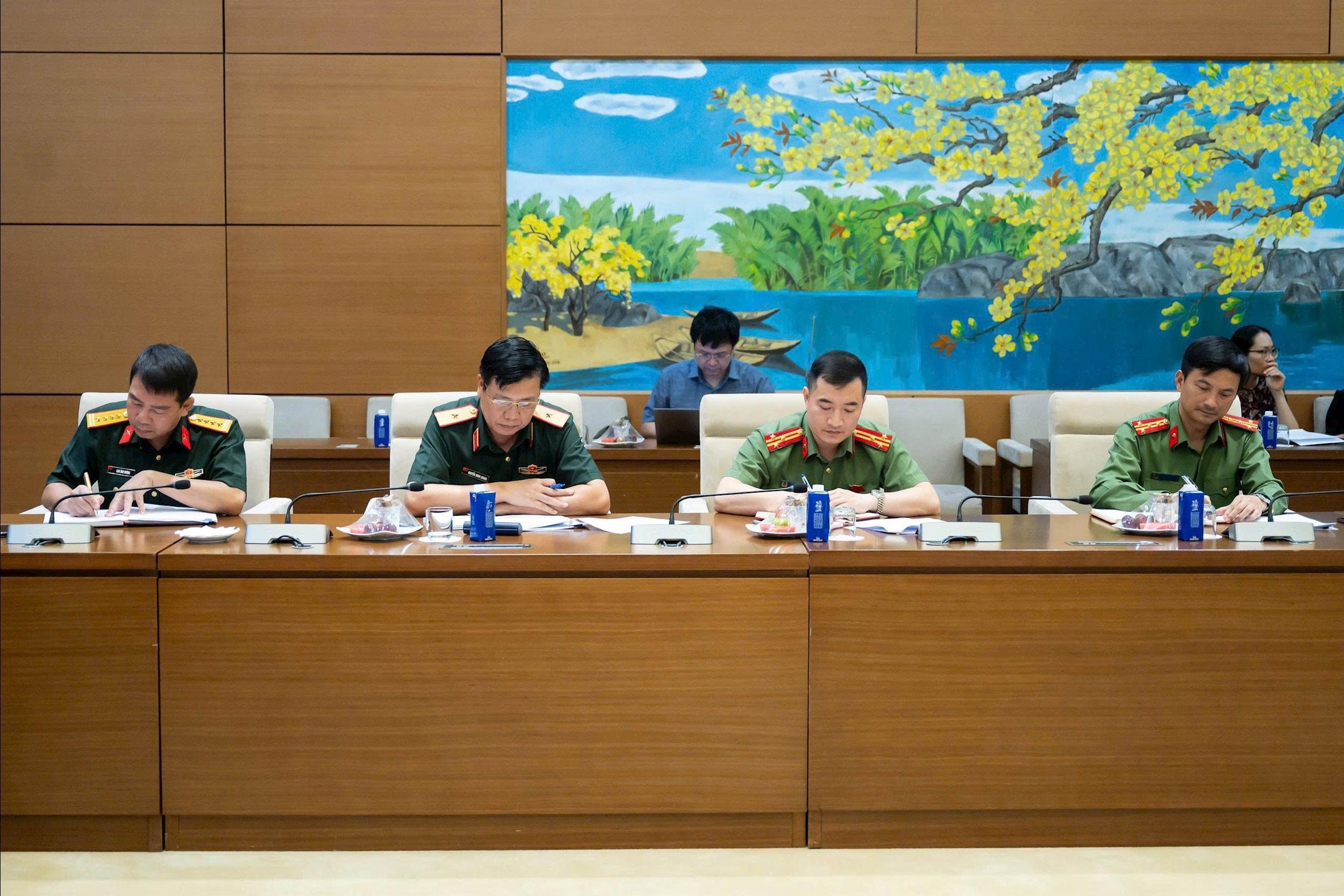 cac-dai-bieu-tham-du-phien-hop