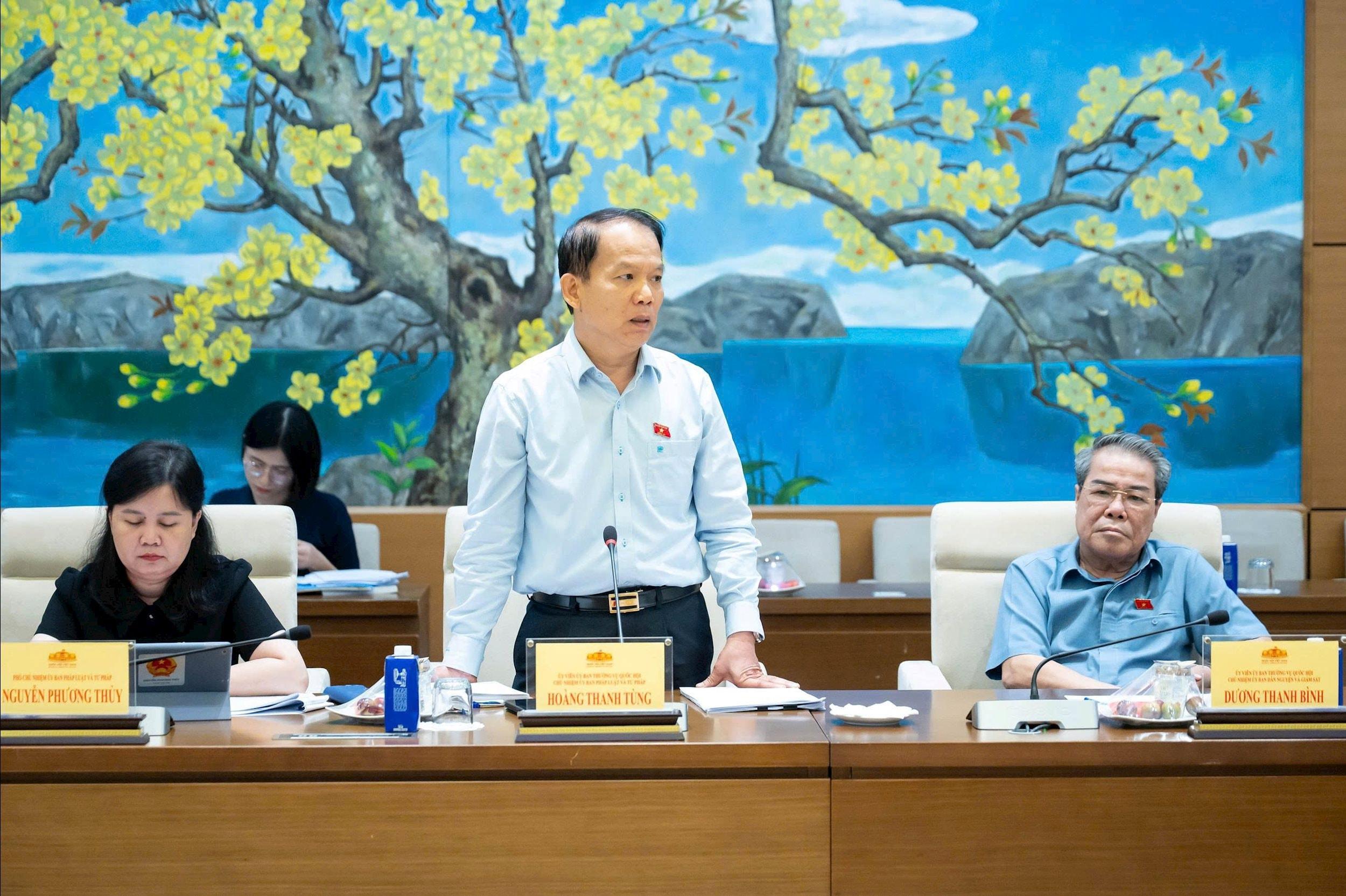 chu-nhiem-uy-ban-phap-luat-va-tu-phap-hoang-thanh-tung-phat-bieu(1)